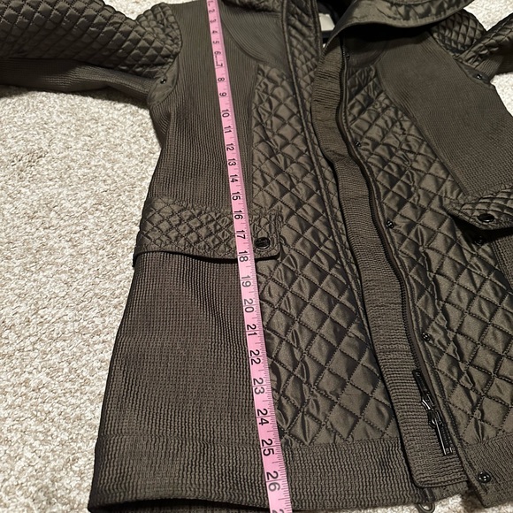 Gorgeous Burberry Jacket - Picture 8 of 13